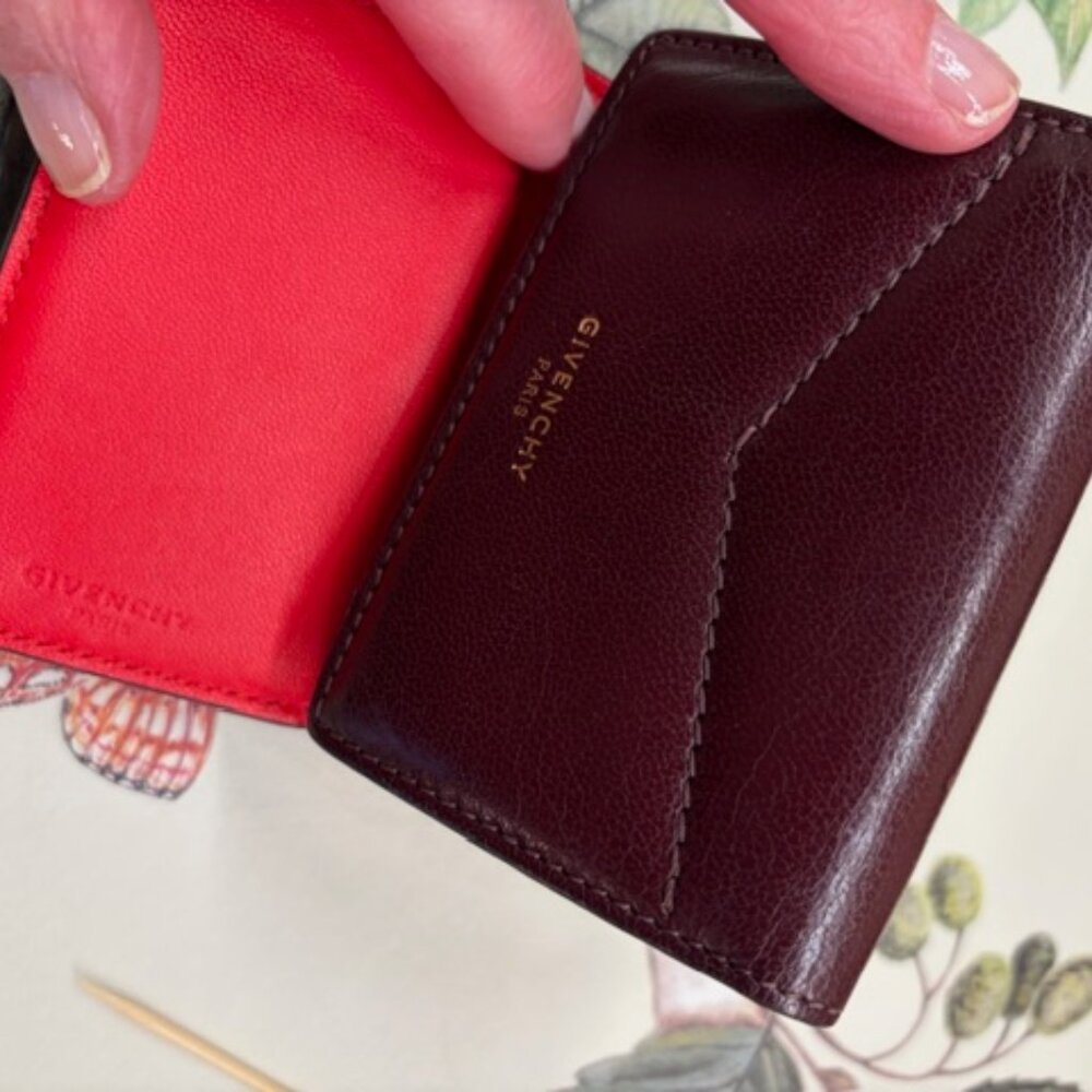 SALE! GIVENCHY FOR SPRING! TRI-FOLD WALLET, EXCEL. CONDITION - Picture 8 of 14